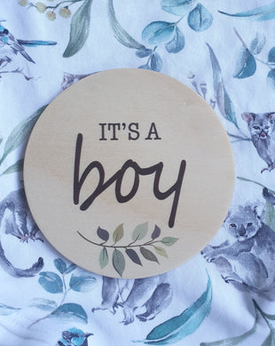 It's a boy wooden disc - Eucalyptus green leave